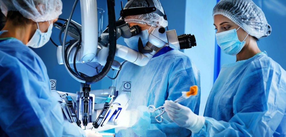 آلات الجراحات الميكروسكوبية